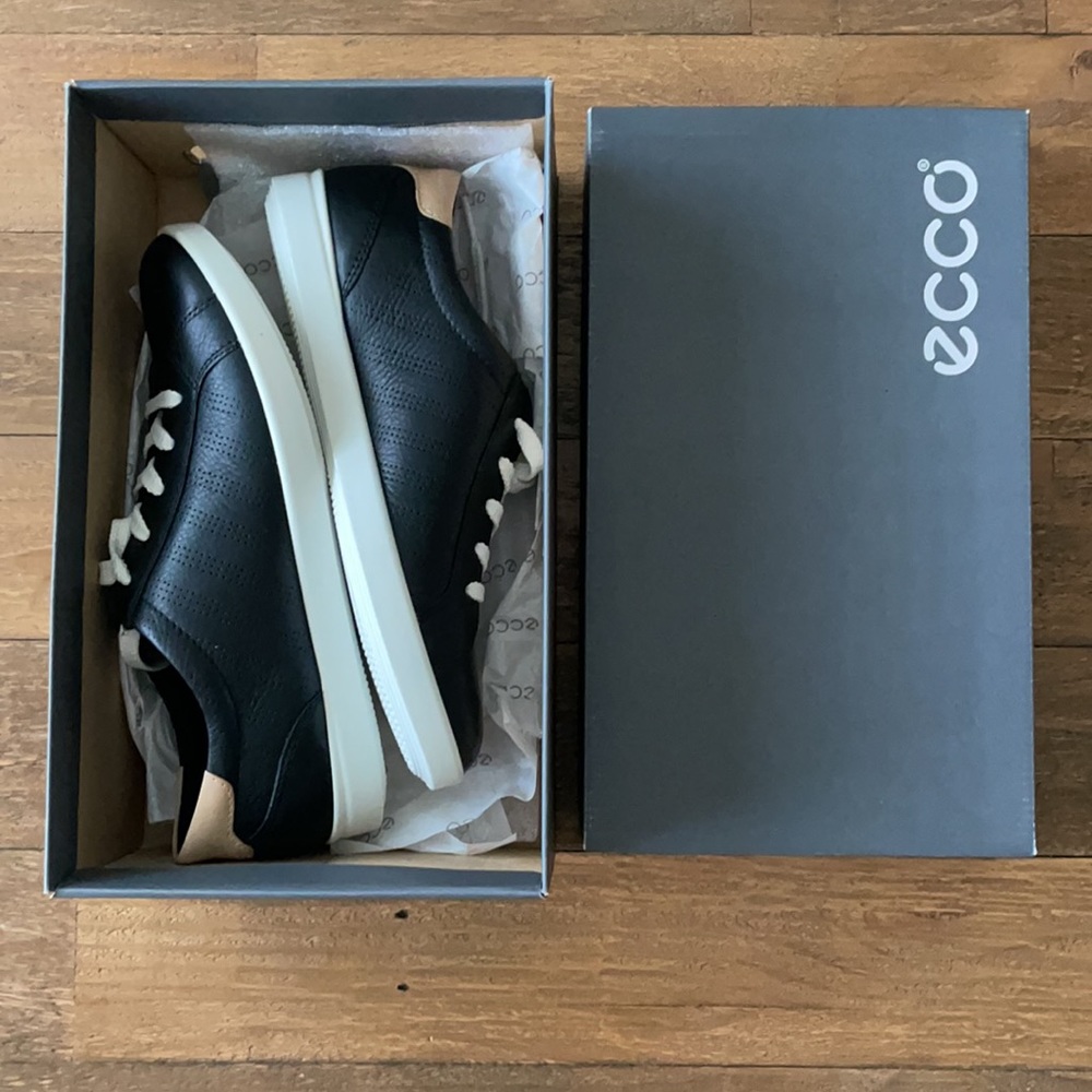 Ecco Black and Tan Sneakers with Minimalist Design